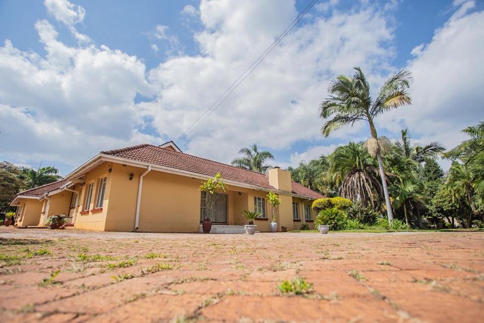 Palm Villa Хараре Экстерьер фото